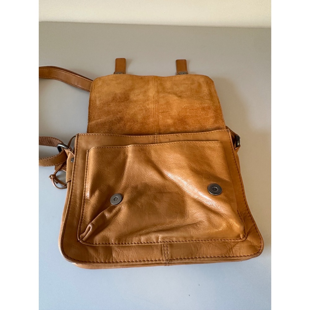 Spikes & Sparrow Cognac Brown Leather Crossbody Messenger Bag - Picture 7 of 9